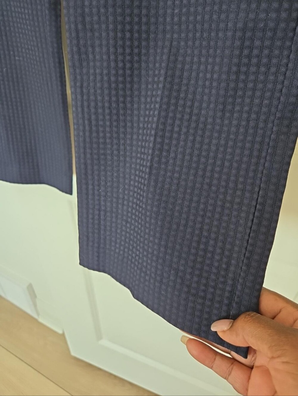 Women’s Navy Blue Textured Stretch Flare Pants – Waist 34” Inseam 32” - Picture 4 of 4